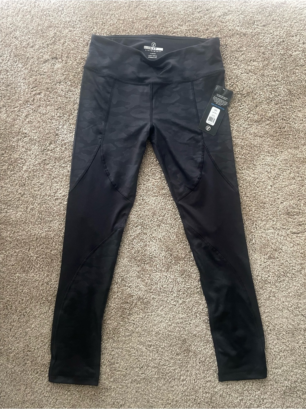 NWT VIP Performance Black Camo Crossover High Rise Leggings - Large